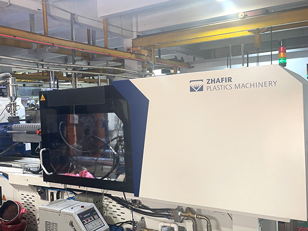 富豪盛大型注塑加工設(shè)備